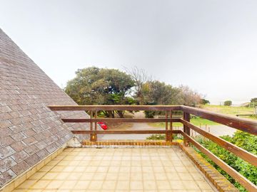 Venta - Casa de 8 ambientes en Pinamar - 100m del mar