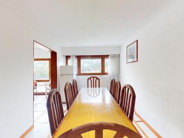 Venta - Casa de 8 ambientes en Pinamar - 100m del mar