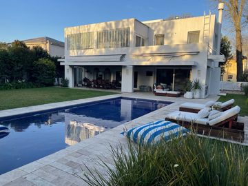 VENTA, CASA, ABRIL , LOS MOLINOS AL 100