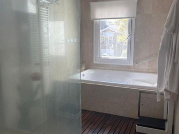 VENTA, CASA, ABRIL , LOS MOLINOS AL 100