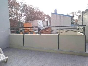 PH en venta - 4 Dormitorios 3 Baños - 519Mts2 - Paternal