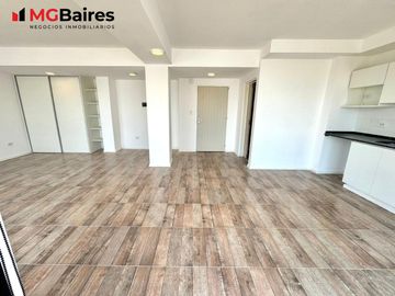 Loft en venta a estrenar  con balcon en Flores