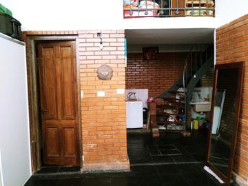 Casa en venta - 4 Dormitorios 2 Baños - 200Mts2 - Almagro