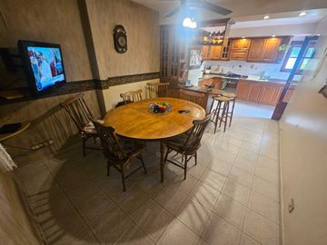 Casa en  2 plantas can parque y pileta