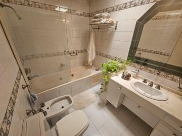 Casa en  2 plantas can parque y pileta