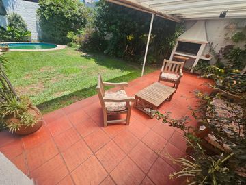 Casa en  2 plantas can parque y pileta