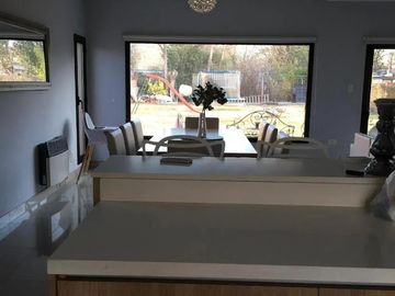 Casa en venta - 3 Dormitorios 3 Baños - Cocheras - 833Mts2 - Alsina