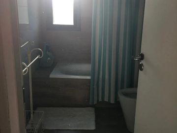 Casa en venta - 3 Dormitorios 3 Baños - Cocheras - 833Mts2 - Alsina