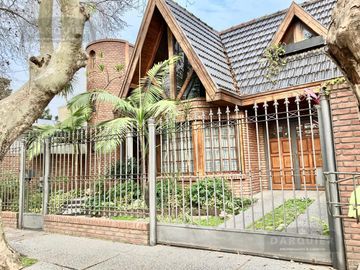 CASA EN ADROGUE