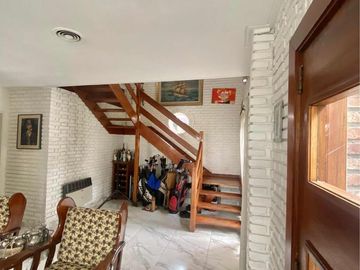Casa en venta - 6 Dormitorios 5 Baños - Cocheras - San Miguel