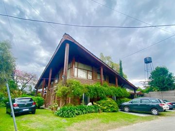 Casa en venta - 6 Dormitorios 5 Baños - Cocheras - San Miguel