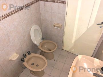 Casa en venta 1 dormitorio + comodín y cochera doble