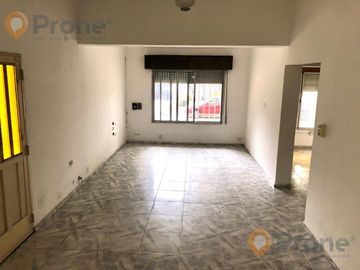 Casa en venta 1 dormitorio + comodín y cochera doble