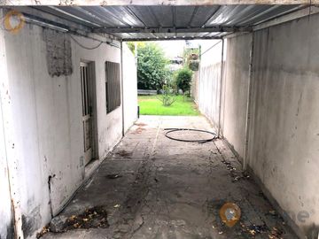 Casa en venta 1 dormitorio + comodín y cochera doble