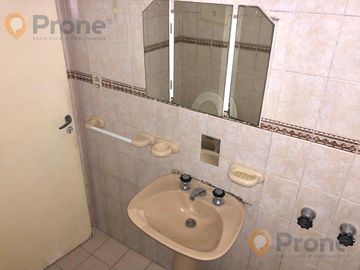 Casa en venta 1 dormitorio + comodín y cochera doble