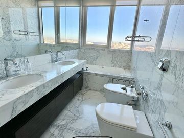 Excelente unidad 206m2 3 Suites   Dep y 3 cocheras. Le Parc Alcorta.