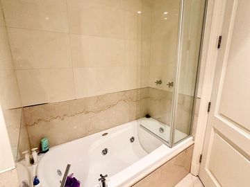 Excelente unidad 206m2 3 Suites   Dep y 3 cocheras. Le Parc Alcorta.