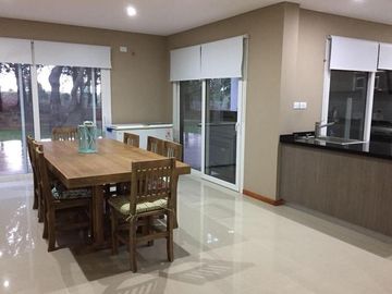 Pinamar, vendo casa en barrio cerrado La Herradura