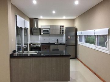 Pinamar, vendo casa en barrio cerrado La Herradura