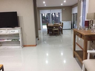 Pinamar, vendo casa en barrio cerrado La Herradura