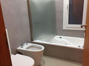Pinamar, vendo casa en barrio cerrado La Herradura