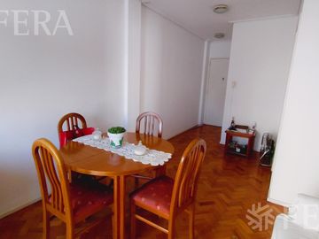 Venta departamento 3 ambientes con balcón en Avellaneda