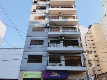 Venta departamento 3 ambientes con balcón en Avellaneda