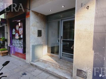 Venta departamento 3 ambientes con balcón en Avellaneda