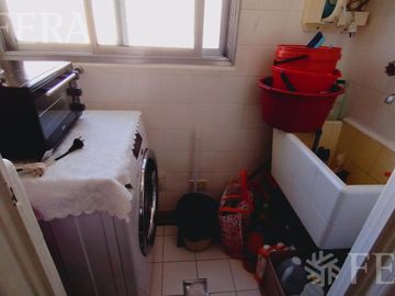 Venta departamento 3 ambientes con balcón en Avellaneda