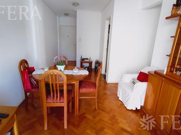 Venta departamento 3 ambientes con balcón en Avellaneda