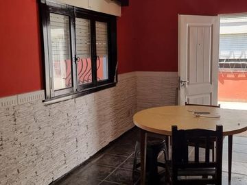¡Casa de tres ambientes en venta!