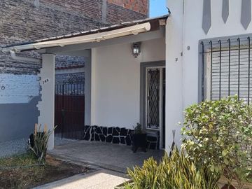 ¡Casa de tres ambientes en venta!