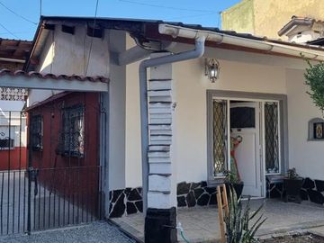 ¡Casa de tres ambientes en venta!