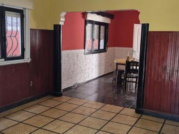 ¡Casa de tres ambientes en venta!