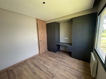 Venta moderna casa 3 dormitorios en La Rinconada, Ibarlucea!!