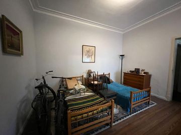 Casa de tres ambientes con jardin a la venta en Quilmes
