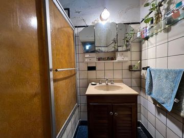 Casa de tres ambientes con jardin a la venta en Quilmes