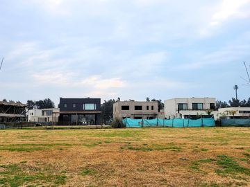 Santa Ana | Venta | Buen lote interno de Orientación Norte