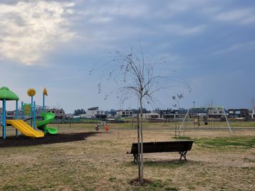 Santa Ana | Venta | Buen lote interno de Orientación Norte