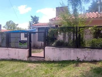 RESERVADA! - Ideal Inversor - Casa 2 dormitorios    Depto independiente - Villa Giardino - Córdoba