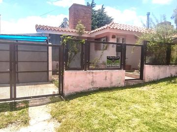 RESERVADA! - Ideal Inversor - Casa 2 dormitorios    Depto independiente - Villa Giardino - Córdoba