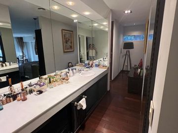 Casa en venta - 4 Dormitorios 5 Baños - Cocheras - 1.200Mts2 - Pilar