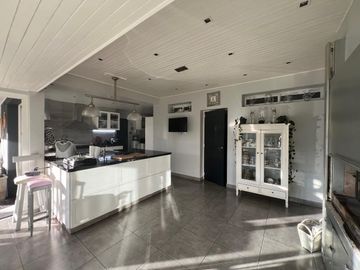 Casa en venta - 4 Dormitorios 5 Baños - Cocheras - 1.200Mts2 - Pilar