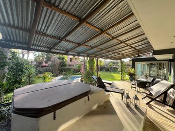 Casa en venta - 4 Dormitorios 5 Baños - Cocheras - 1.200Mts2 - Pilar