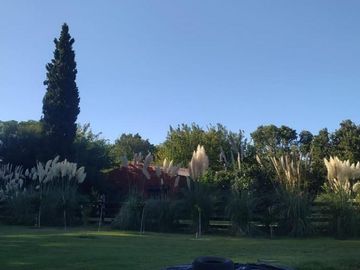 Casa en venta - 3 Dormitorios 2 Baños - Cochera - 2.880Mts2 - La Plata