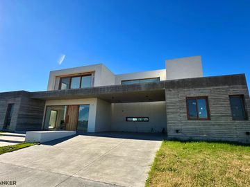 Casa en  PILARA Barrio Milord