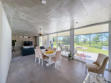 Casa 3 dormitorios, cocina separada, 1 planta, La Rinconada