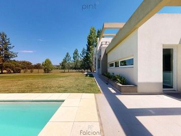 VENTA CASA  3 DORMITORIOS CAMPOS DE ROCA