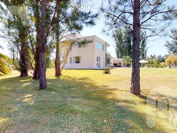 VENTA CASA  3 DORMITORIOS CAMPOS DE ROCA