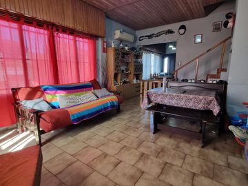 Casa a 2 cuadras de Avenida Calchaqui